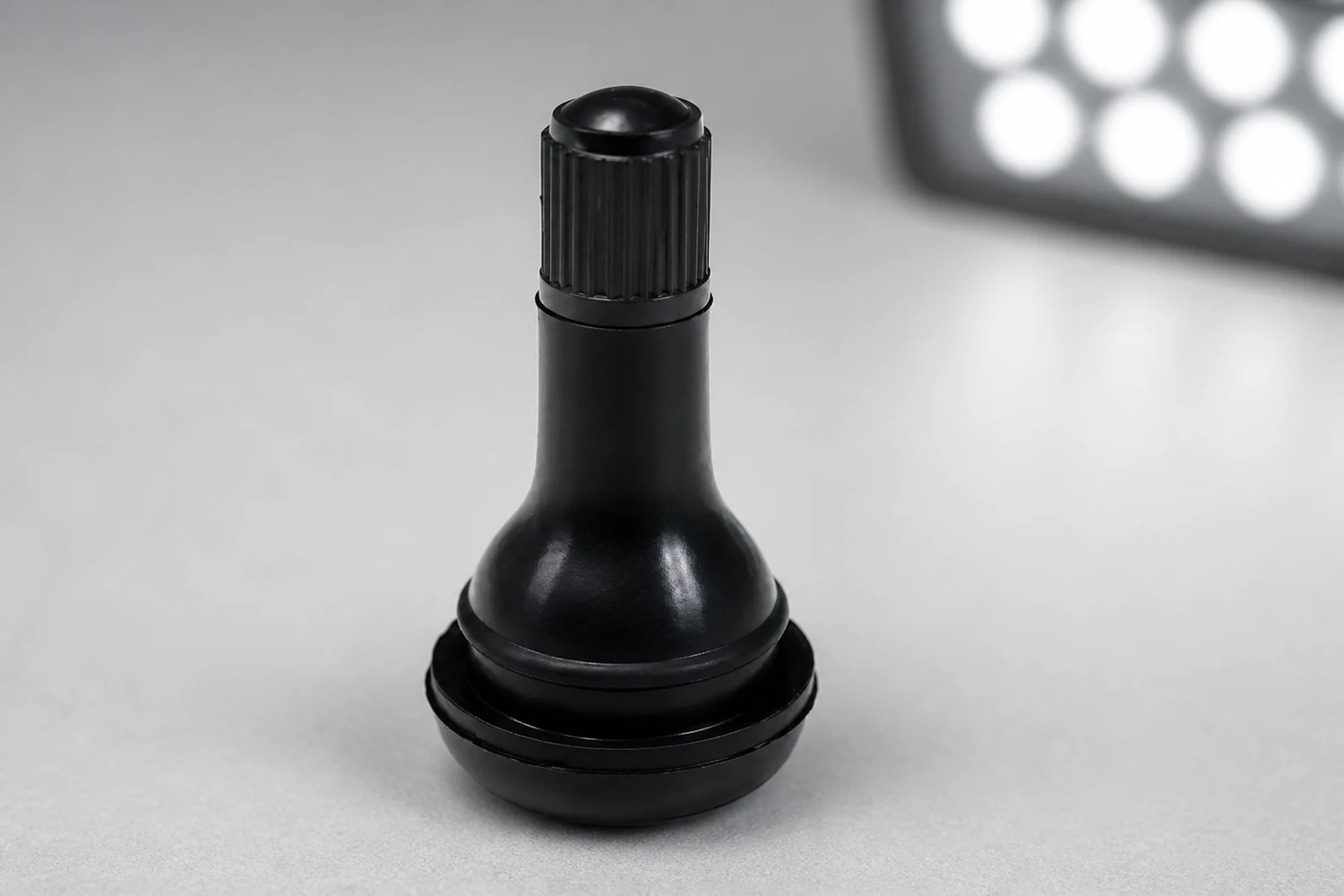 How Should Buyers Evaluate a TR Car Tire Valve for Service?